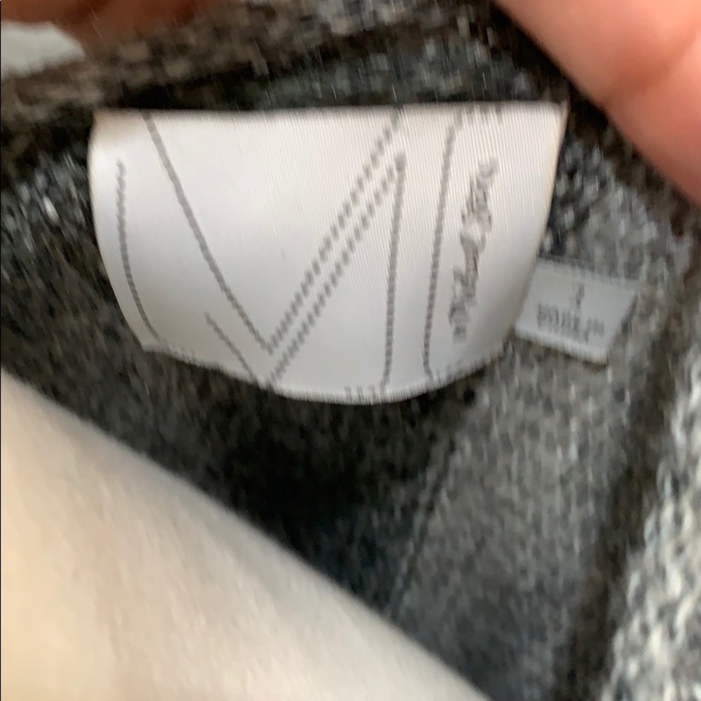 Sweater - Picture 7 of 7